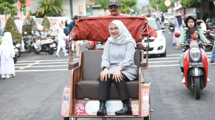 Transportasi Publik Jumat, Becak Listrik Diminati